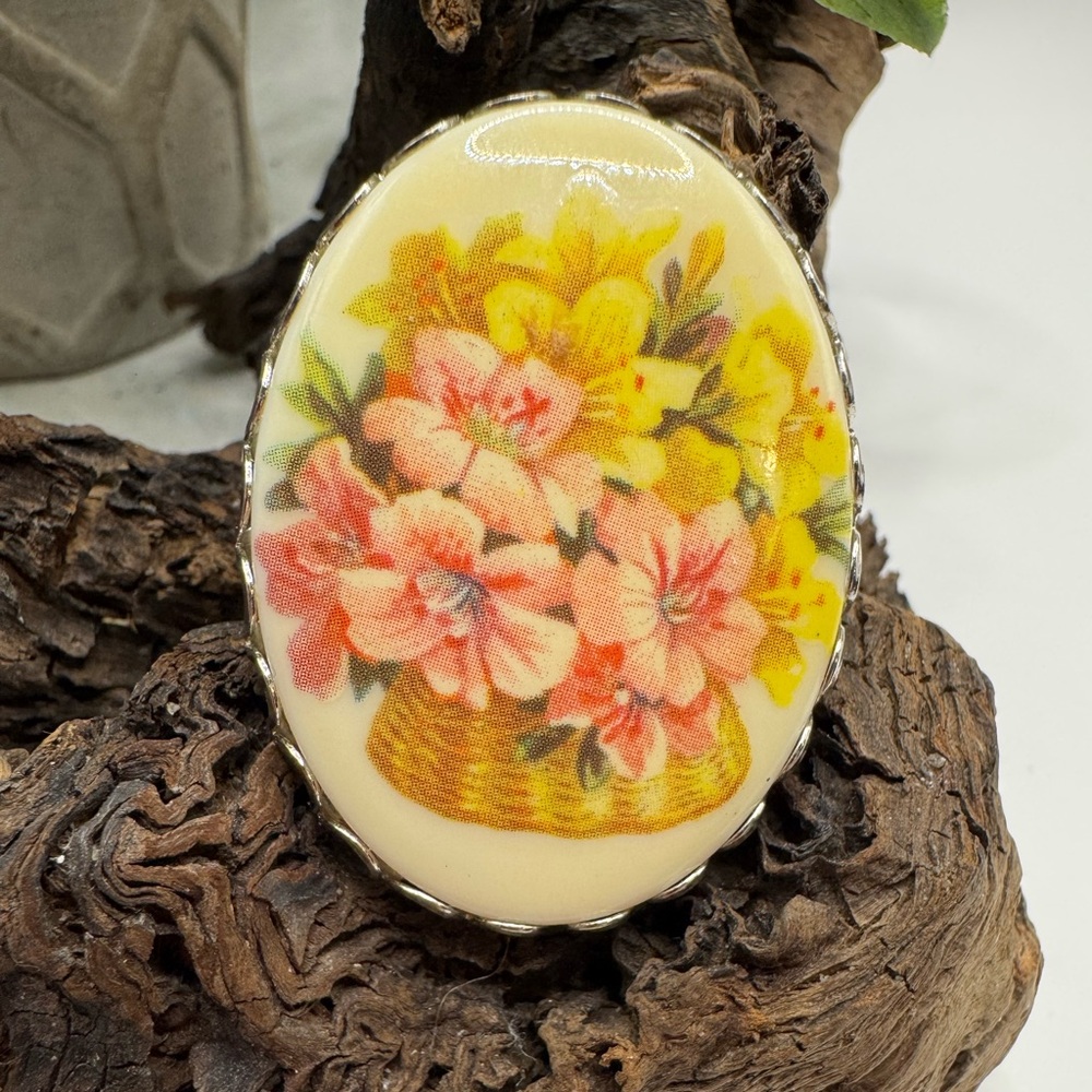 Vintage transferware brooch with pink & yellow flowers in basket, EUC.